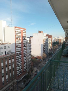 Av Colon solo flias de 3 personas